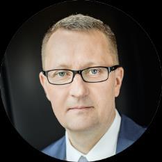 Marek Panek Odpowiada za Pion Rozwoju Grupy Kapitałowej oraz Biuro Projektów Unijnych. Paweł Piwowar Odpowiada za Piony: Energetyki i Gazownictwa, Telekomunikacji i Mediów oraz Biuro Projektów ERP.