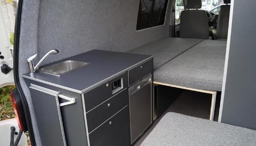 ZABUDOWA MODUŁOWA KRÓTKA / DŁUGA - CENY Cena netto Cena brutto WERSJA BASIC Volkswagen T5/T6 KRÓTKI (pod pojazd bazowy furgon lub osobowy krótki) Volkswagen T5/T6 DŁUGI (pod pojazd bazowy furgon lub