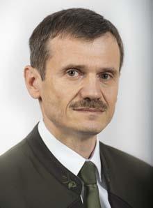 4 lesnícke spravodajstvo Zmeny vo verejnom obstarávaní lesníckych činností LESOV SR, štátny podnik V ostatnom čísle Lesníka generálny riaditeľ štátneho podniku LESY Slovenskej republiky Ing.