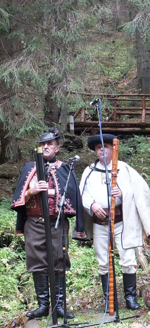 lesnícke spravodajstvo 5 Na symbolickom lesníckom cintoríne pribudlo ďalších 13 mien obetí práce v lese Pietneho aktu sa zúčastnila aj vnučka lesníka Šteffela z Kysliniek, ktorého pred 100 rokmi pod