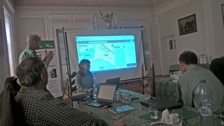 8 z lesníckej prevádzky WebGIS za štyri roky vyrástol, má už viac ako 1050 užívateľov Viac ako 90 mapových služieb (vrstiev), prepojenie na ďalšie podnikové informačné systémy a 1050 aktívnych