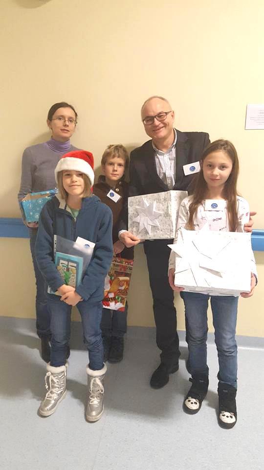 9 grudnia przekazanie do magazynów przygotowanych świątecznych prezentów dla potrzebujących w ramach akcji Szlachetna Paczka 12 grudnia wyjście uczniów klasy II szkoły podstawowej na warsztaty na
