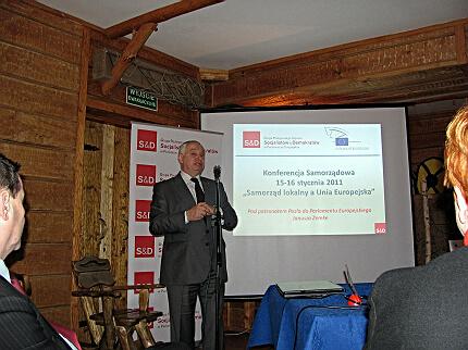 Na drugą z kolei konferencję z cyklu Samorząd lokalny a Unia Europejska, eurodeputowany Janusz Zemke zaprosił kilkudziesięciu samorządowców z województwa kujawsko-pomorskiego.