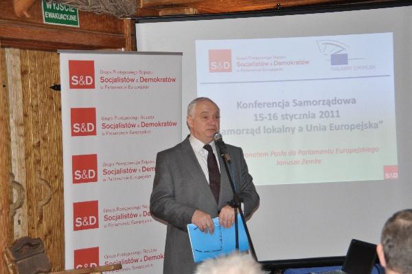 Gospodarz spotkania podkreślił szczególną jego rolę, albowiem po listopadowych wyborach samorządowych dwustu samorządowców w regionie reprezentuje SLD, nie tylko piastując mandaty radnych, ale i