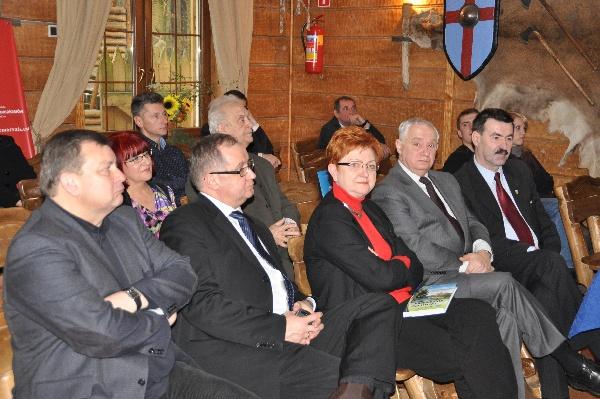 powiatowych (np. Żnin Gąsawa Ryszewo, czy przebudowa mostu na rzece Wełna, ułatwiającego komunikację na trasie Żnin Janowiec Wlkp.
