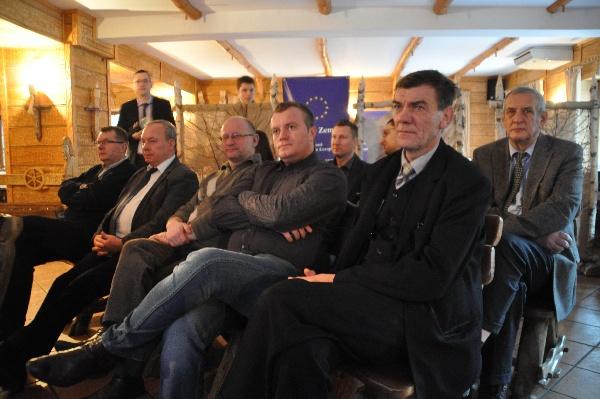 Eurodeputowany nie koncentruje się jedynie na ludziach młodych.