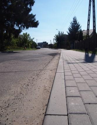 W planach inwestycyjnych Miasta i Gminy Skępe jest również wykonanie nowej nawierzchni na całej długości ul. Kolejowej. Całość inwestycji kosztowała 575.000,00 zł.