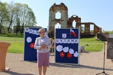 Na święto przybyło wielu dostojnych gości wicemer rejonu solecznickiego Jadwiga Sinkiewicz, specjalista wydziału oświaty i sportu rejonu solecznickiego Henryk Danulewicz, starosta gminy Turgiele