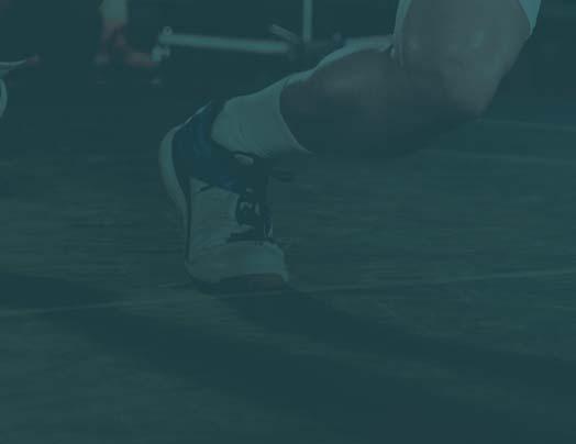 England Champion. Obuwie jest dla niego szczególnie ważne ze względu na ponadprzeciętną prace stóp i szybkość.