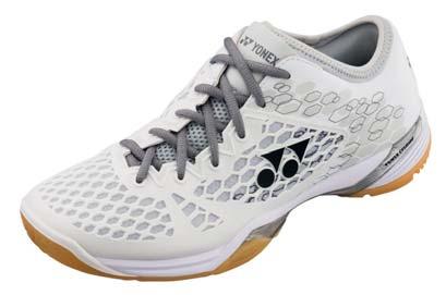 62 BADMINTON 2018 Kolor Red (męskie) Gray (damskie) Najlżejsze buty od YONEX, zapewniają lekką pracę nóg i doskonała stabilność. POWER CUSHION AERUS 2 M [męskie] rozm. 39.