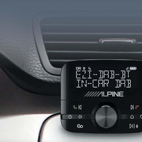 Łatwe w obsłudze radio DAB do montażu w każdym samochodzie Główne funkcje: Radio DAB, DAB+ i FM Słuchaj swoich ulubionych stacji DAB, DAB+ za pomocą nadajnika FM lub wejścia AUX 20 wstępnych ustawień