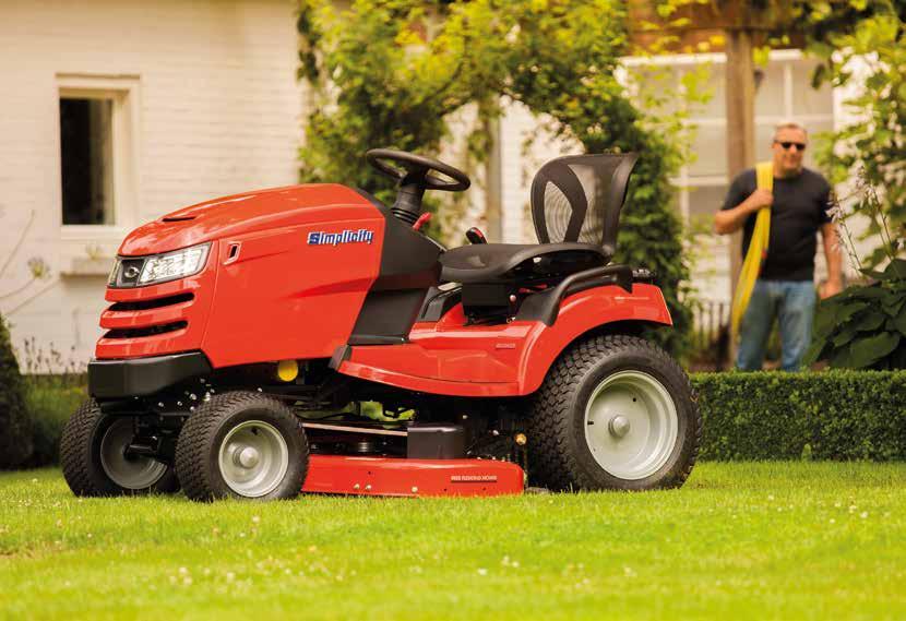 DANE PODSTAWOWE Moc BROADMOOR SLT300 Model silnika Wyposażenie Liczba cylindrów Professional Series 860 VTwin, EFM Napęd Typ Przekładnia hydrostatyczna TuffTorq K57 z Automatyczną Kontrolą Trakcji