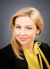 II. NASZ ZESPÓŁ Adw. Katarzyna Gajowniczek-Pruszyńska Przewodnicząca Komisji Szkolenia Aplikantów Adwokackich Wicedziekan Okręgowej Rady Adwokackiej w Warszawie Tel.: 602-501-083 e-mail: katarzyna.