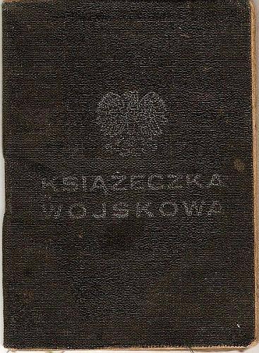 Książeczka wojskowa Dane dotyczące: dane osobowe jej posiadacza (nazwisko i imię (imiona), imię ojca, datę i miejsce urodzenia, numer PESEL, adres