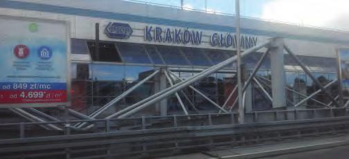 Kształtowanie mobilności 4. Oddzielenie drugiego poziomu Małopolskiego Dworca Autobusowego w Krakowie od dworca kolejowego Kraków Główny. Źródło: Fotografia własna od autobusowego.