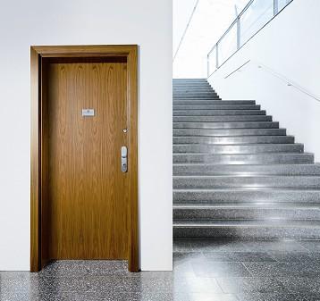 3. DRZWI WEWNĘTRZNE TECHNICZNE W grupie tej znajdują się drzwi o bardzo specjalistycznych zastosowaniach. Typy drzwi: 1. Drzwi akustyczne opisane w pkt. 1 2.