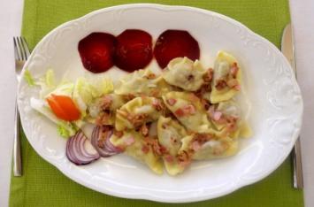 DUMPLINGS & VEGETARIAN DISHES SERVED WITH BREAD