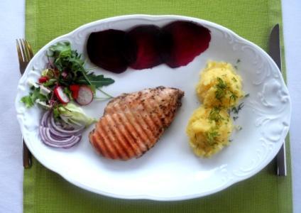 ricotta, zapiekana w serze mozzarela posypana ostrą papryką