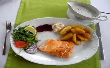 ADDITIONS TO DISHES French fries Frytki (150g) 7,00 zł Grilled potatoes Ziemniaki zapiekane (150g) 7,00 zł Boiled potatoes Ziemniaki gotowane (150g) Buckwheat with