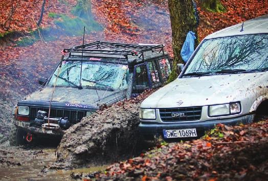 Te trzy grupy poruszają się wg road booka po trudnych i