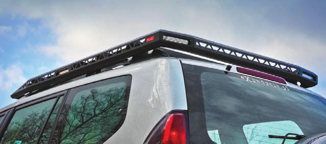 Przednie oświetlenie typu panel led przewidzieliśmy pod zwężającą się przednią częścią bagażnika gdzie będzie najlepiej chronione przed uszkodzeniami