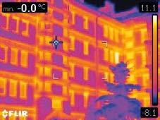 pomieszczeniu, którego ściany zewnętrzne są ocieplone panuje równomierny rozkład temperatur we wszystkich przegrodach, a powietrze bez możliwości powstawania kondensacji mogącej prowadzić do rozwoju