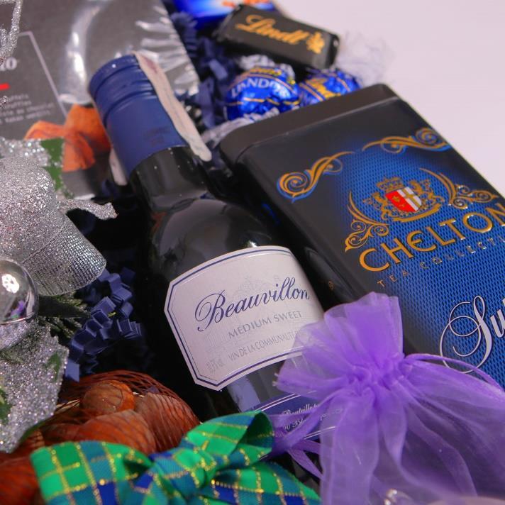 trójkątnej puszce Chelton 50g Trufle czekoladowe Cupido 120g Zaparzacz