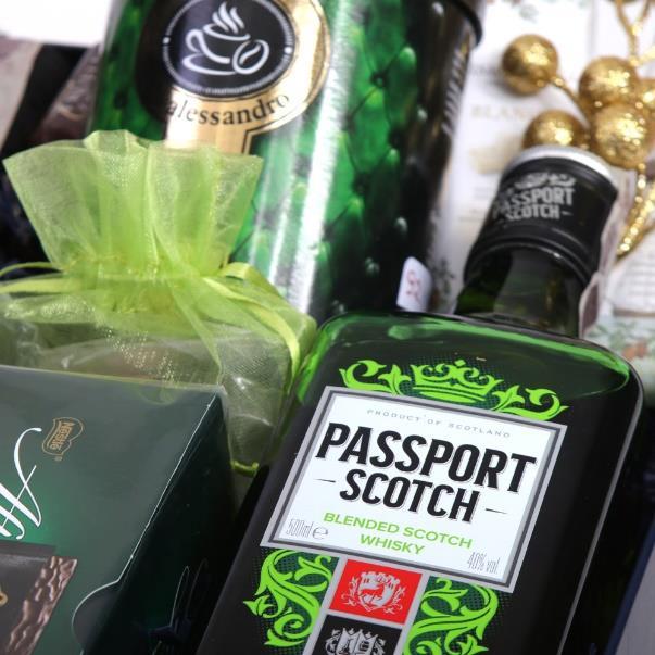 GT 75 SMAK NADZIEI Passport Scotch Whisky mieszana 0,5l Caleo Primitovo Włoskie wino czerwone 0,75 Czekoladki deserowe z nadzieniem miętowym 200g Kawa mielona o wyrazistym charakterze 125g