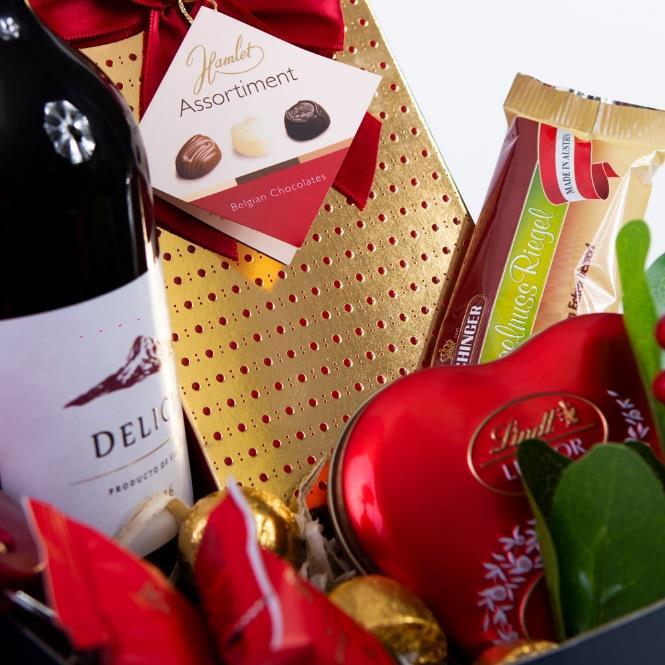 Praliny w opakowaniu serce Lindt 50g Chrupiący wafelek orzechowy 33g