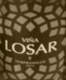 Semi-dry. Full with nice aroma. Delicate in aroma with slightly pointed cherry fruit. In the mouth similar - simple but pleasant, delicate acidity with slightly sweet fruit finish.