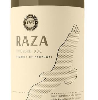 Gently dry. Brisk, calm. The color is light yellow with straw reflex. The nose typical of Colombard wines is the fruit and yellow citrus fruit.