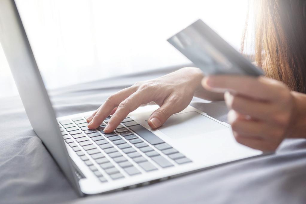 Czym jest SAP Hybris Commerce? SAP Hybris Commerce to kompleksowe rozwiązanie sprzedażowe w sektorach B2B oraz B2C, wykorzystujące model omnichannel.