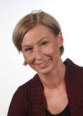 Ewa Sajur 32 lata Absolwentka filologii polskiej Uniwersytetu Śląskiego oraz studiów podyplomowych z historii Uniwersytetu Jagiellońskiego.