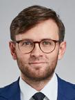 Przed dołączeniem do zespołu kancelarii WKB pracował przez ponad pięć lat w warszawskim biurze międzynarodowej kancelarii prawnej.
