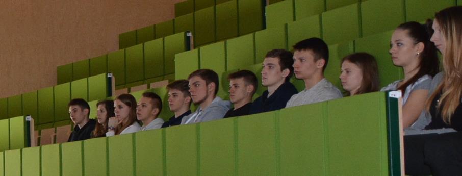 Uczniowie często zadają nauczycielom matematyki pytanie: Po co się tego uczymy? Niektóre zastosowania matematyki są dla uczniów oczywiste: w informatyce, technice, budownictwie itp.