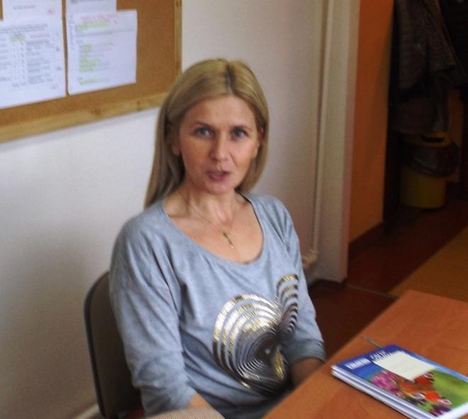 O uczniach naszej szkoły mówi, że są bardzo sympatyczni, ale czasem trudno ich przekonać, że dyscyplina na lekcji powinna obowiązywać, wtedy wszystkim lepiej się pracuje.