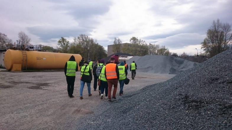 materiału. Po potencjalnym sukcesie i aprobacie pomysłu, nasi członkowie sugerują rozpoczęcie badań nad mieszanką BBUM (fr.