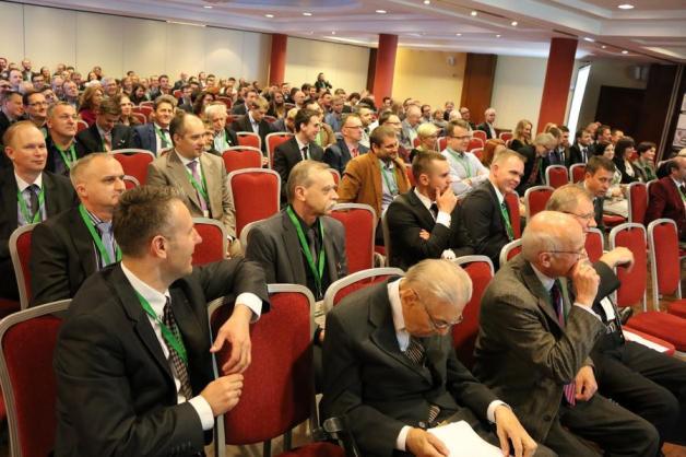 Motywem przewodnim konferencji były Mosty w Infrastrukturze Kolejowej i Drogowej.