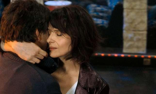 CLAIRE DENIS Reżyserka, scenarzystka i aktorka. Urodzona w 1946 roku w Paryżu. Jedna z najbardziej cenionych autorek współczesnego kina. Absolwentka IDHEC, ale studiowała też ekonomię.