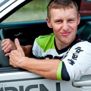 ZESPÓŁ VELOPROJEKT Jesteśmy zespołem łączącym specjalistów branży budowalnej i sportowej: architektów, konstruktorów oraz czynnych zawodników