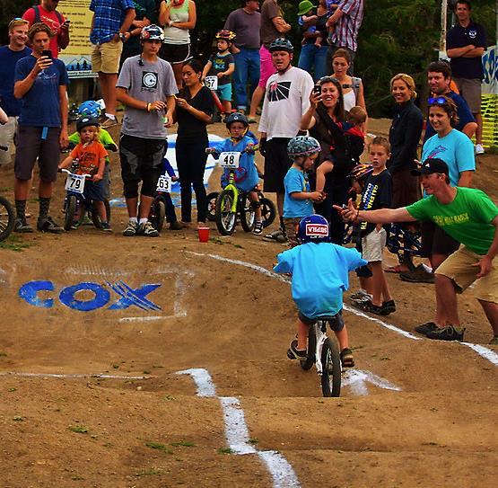 MODA NA PUMPTRACK Moda na PUMPTRACK ogarnia świat. Te minitory uczą koordynacji ruchowej, która poprzez wykorzystanie muld i band pozwala napędzać rower.