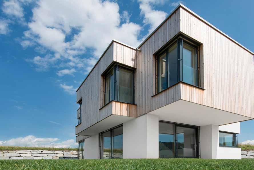 IDEALNA KOMBINACJA STYLOWA. NIEZALEŻNA OD MATERIAŁU. SPÓJNA. Indywidualna architektura oznacza wyższe wymagania odnośnie stylistyki, efektywności energetycznej oraz komfortu okien.