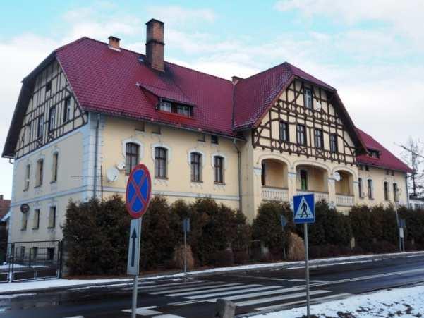 Opolskiej 20, w Smolarni przy Opolskiej 90, w Strzeleczkach Rynek 4b, i wiele innych.