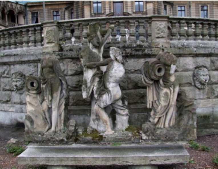 C. Zespoły rzeźb (świeckie) 1. Moszna, neoklasyczna grupa rzeźbiarska Diabeł (satyr) z nimfami na terenie założenia pałacowo-parkowego w Mosznej ks.b.t.iv-322/15 z 01.07.