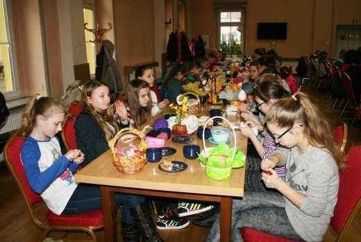 w Strzeleczkach. Należą do nich tzw.