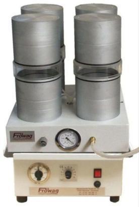 sterowania Precyzyjny czujnik przemieszczenia 50x0,01 mm Interfejs RS 232 do podłączenia komputera Stolik badawczy Ø280 mm Szczęki Marshalla Prędkość przesuwu tłoka: Maksymalne obciążenie: 50