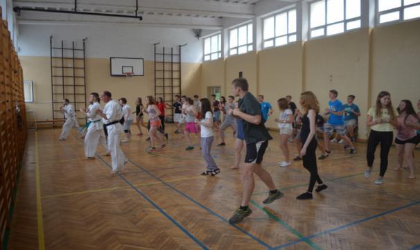 PROJEKT W RAMACH ERASMUS+ MŁODZIEŻ Główny cel projektu: More active, more healthy Promowanie zdrowego stylu życia wśród młodych Europejczyków.