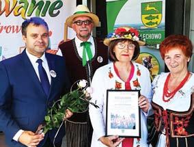 Zanim rozpoczęto część konkursową wystąpił przed publicznością Zespół Ostrowianie, który w bieżącym roku również obchodzi swoje XV-lecie.