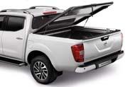 NISSAN NAVARA DOUBLE CAB AKCESORIA 5 LAT GWARANCJI NA WSZYSTKIE ORYGINALNE AKCESORIA HARDTOP - W WERSJI PREMIUM LUB STANDARD Centralny zamek Otwierane okna* Światło hamowania Oświetlenie wnętrza*