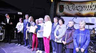 Podczas tegorocznych dożynek starostowie, czyli Marlena i Piotr Czech z Małego Miłobądza przekazali na ręce Wójta Gminy Tczew Romana Rezmerowskiego poświęcony chleb, prosząc o sprawiedliwe dzielenie.